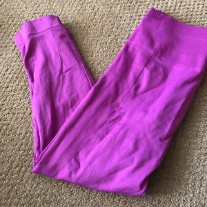 Lululemon size 10 Pink Capri pants